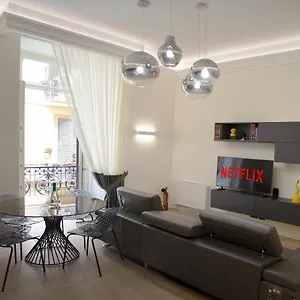 Fafgrandsuitenapoli Casa vacanze Napoli